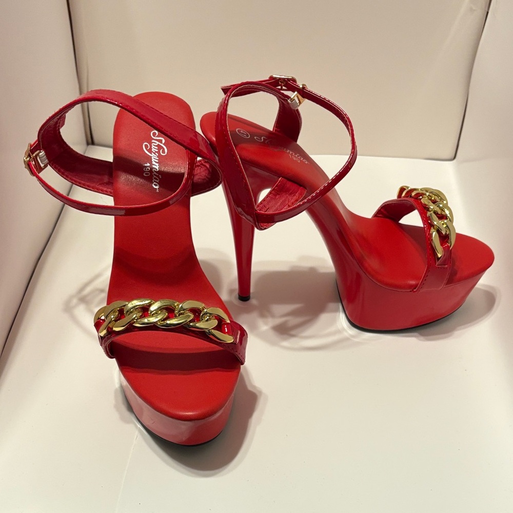 Chic Red Platform Heels with Gold Chain
